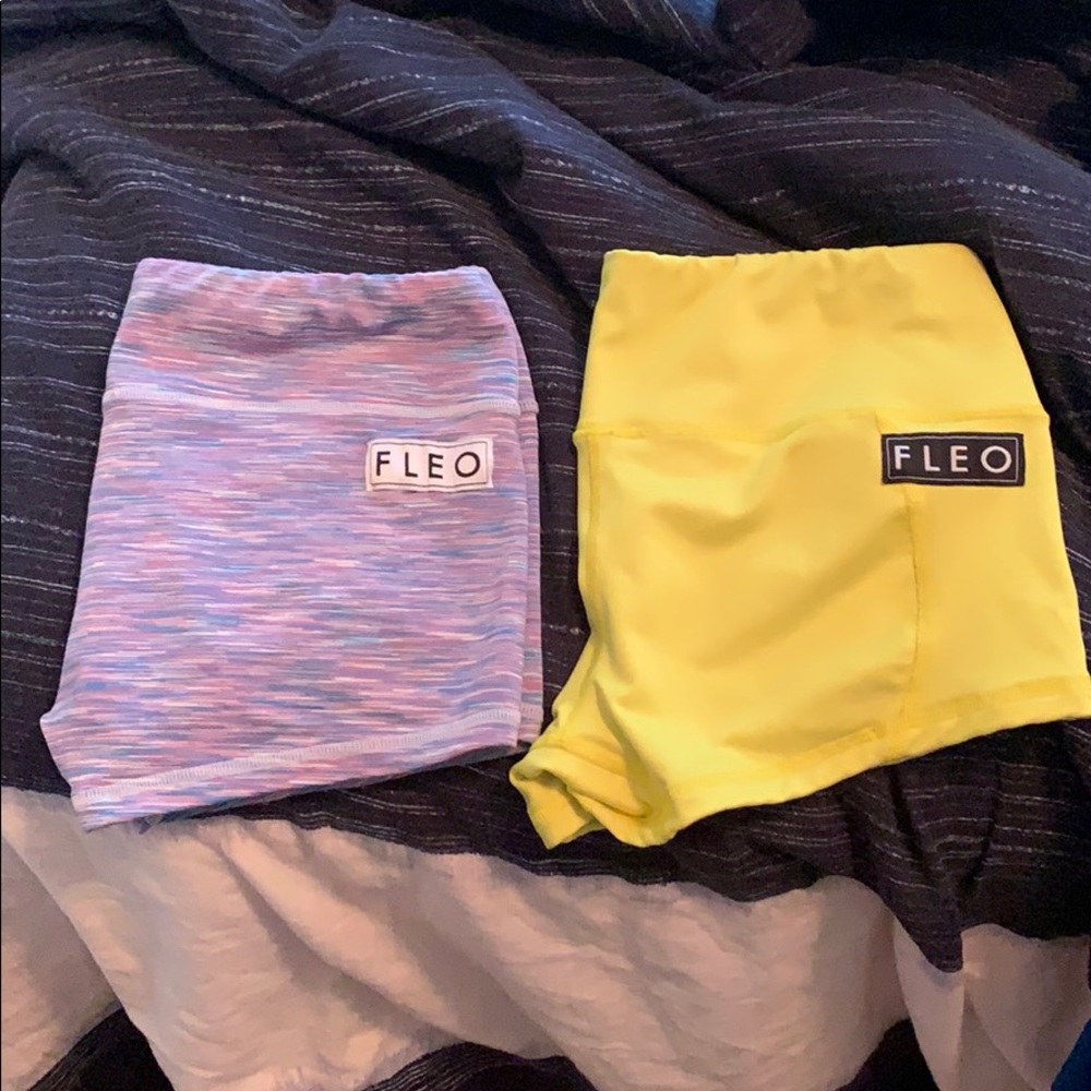 Fleo shorts bundle size large.
